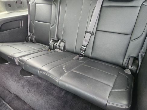 Used 2019 Chevrolet Suburban Premier image 36