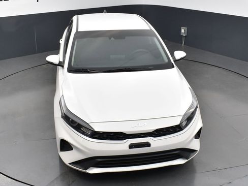 Certified 2023 Kia Forte LXS w/ LXS Technology Package FWD image 16