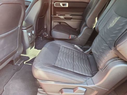 Used 2020 Ford Explorer XLT RWD image 23