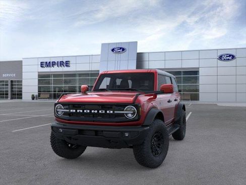New 2026 Ford Bronco Outer Banks w/ Sasquatch Package AWD/4WD image 2