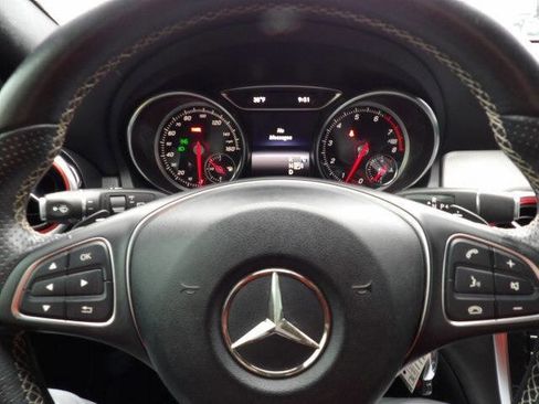 Used 2018 Mercedes-Benz GLA 250 image 11