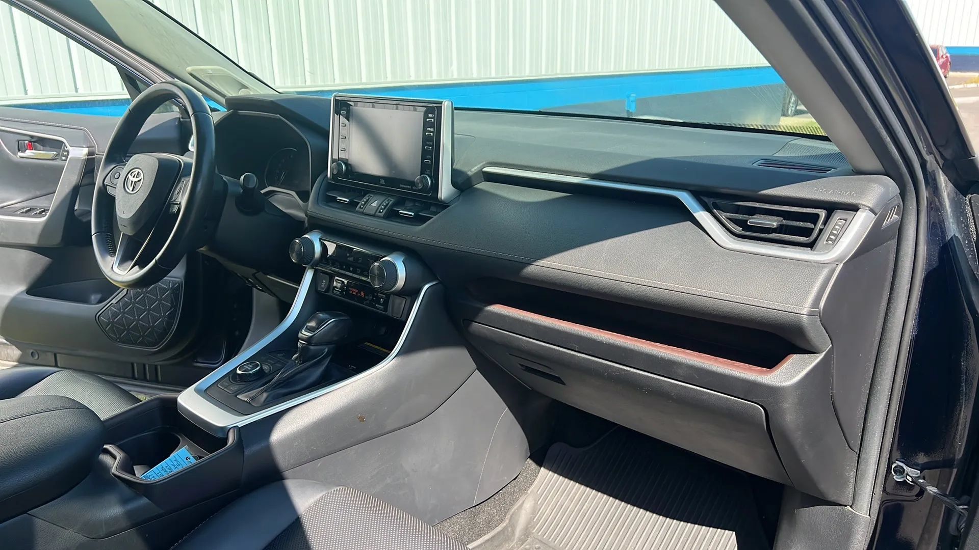 Used 2019 Toyota RAV4 Limited w/ Advanced Technology Package AWD/4WD image 24