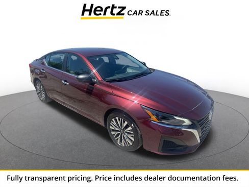 Used 2025 Nissan Altima 2.5 SV FWD image 1