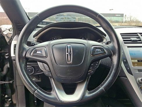 Used 2019 Lincoln MKZ Premiere image 19