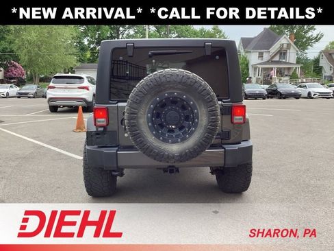 Used 2018 Jeep Wrangler Unlimited Sahara AWD/4WD image 6