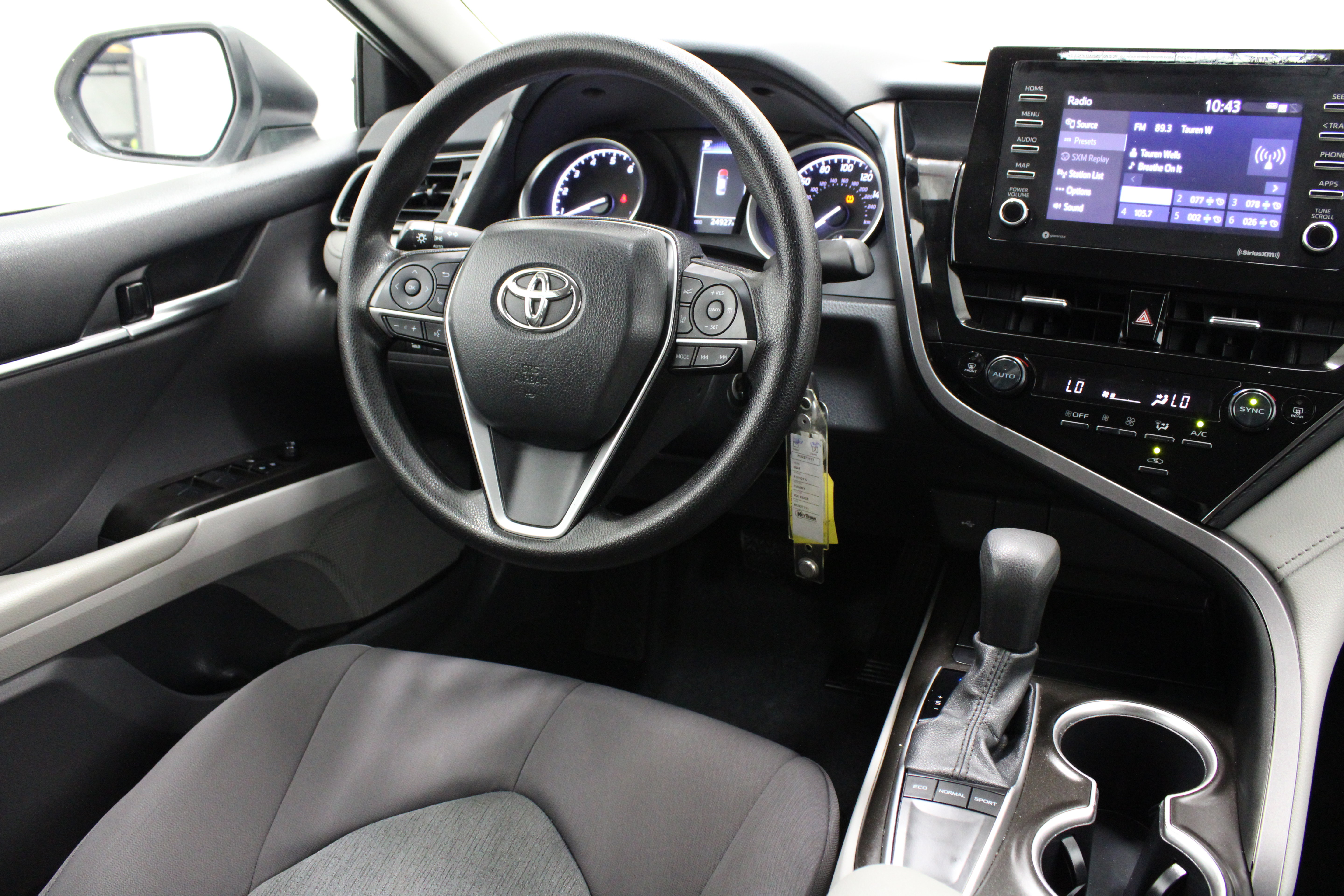Used 2024 Toyota Camry LE FWD image 28