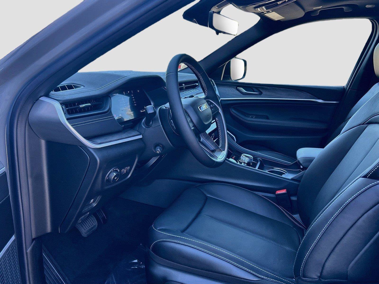 New 2027 Jeep Grand Cherokee Limited AWD/4WD image 28