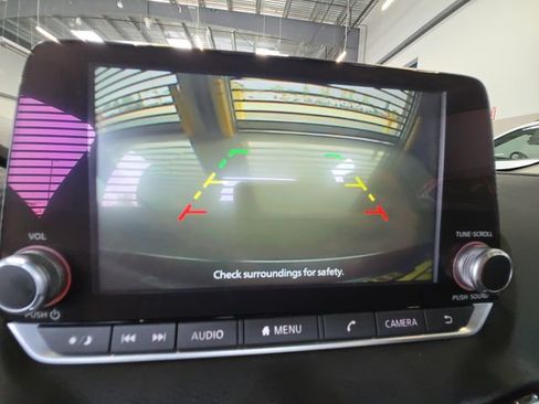 Used 2024 Nissan Sentra SV w/ Trunk Package FWD image 16