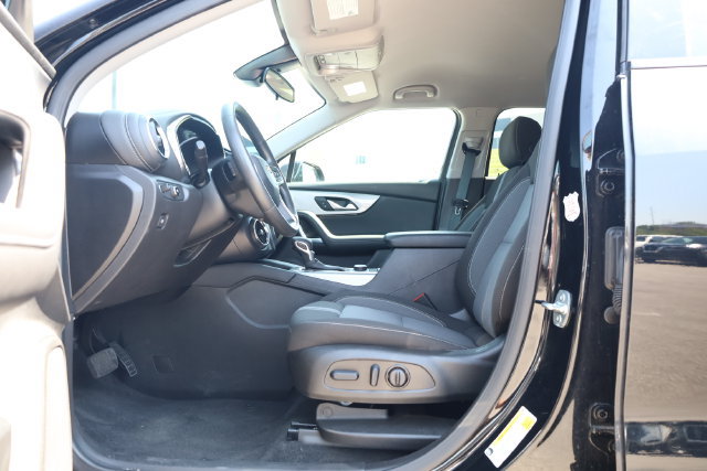 Used 2025 Chevrolet Blazer LT FWD image 13