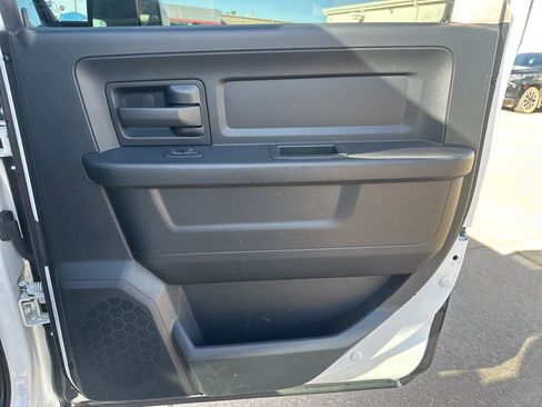 Used 2018 RAM 2500 Tradesman w/ Chrome Appearance Group image 19