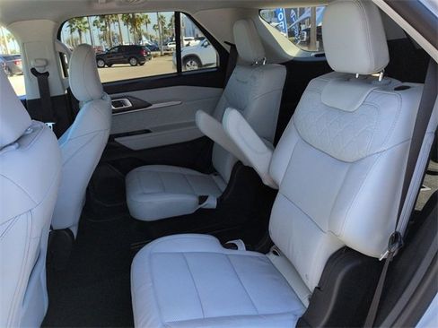 Certified 2025 Ford Explorer Platinum w/ Ultimate Package image 14
