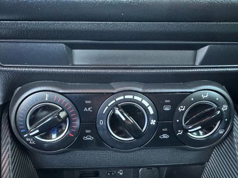 Used 2020 Toyota Yaris LE image 12