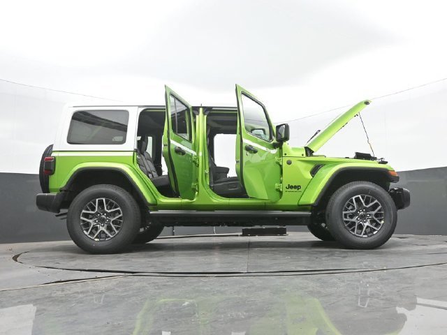 New 2026 Jeep Wrangler Unlimited Sahara w/ Whitecap Package AWD/4WD image 69
