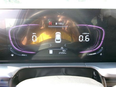 Used 2025 Kia Telluride S FWD image 17