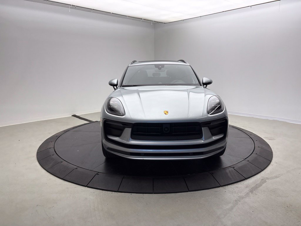 Certified 2023 Porsche Macan AWD/4WD image 10