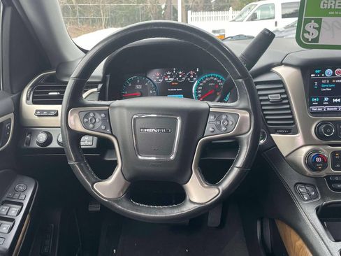 Used 2020 GMC Yukon XL Denali w/ Denali Ultimate Package AWD/4WD image 14