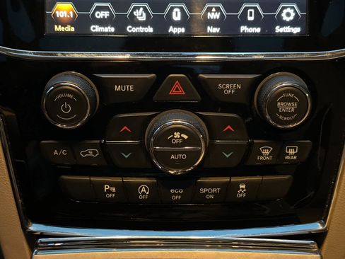 Used 2020 Jeep Grand Cherokee Overland image 21