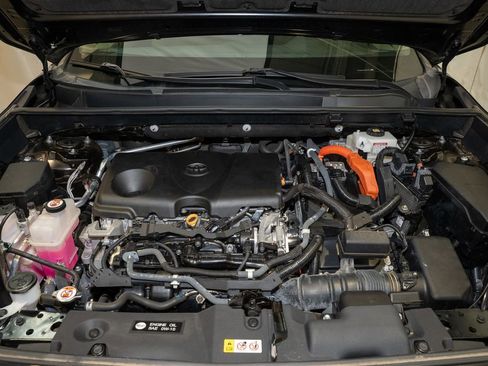 Used 2021 Toyota RAV4 XLE w/ Convenience Package image 20