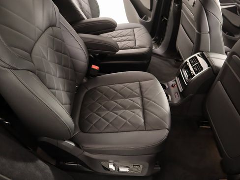 New 2025 BMW X7 xDrive40i w/ M Sport Package image 16