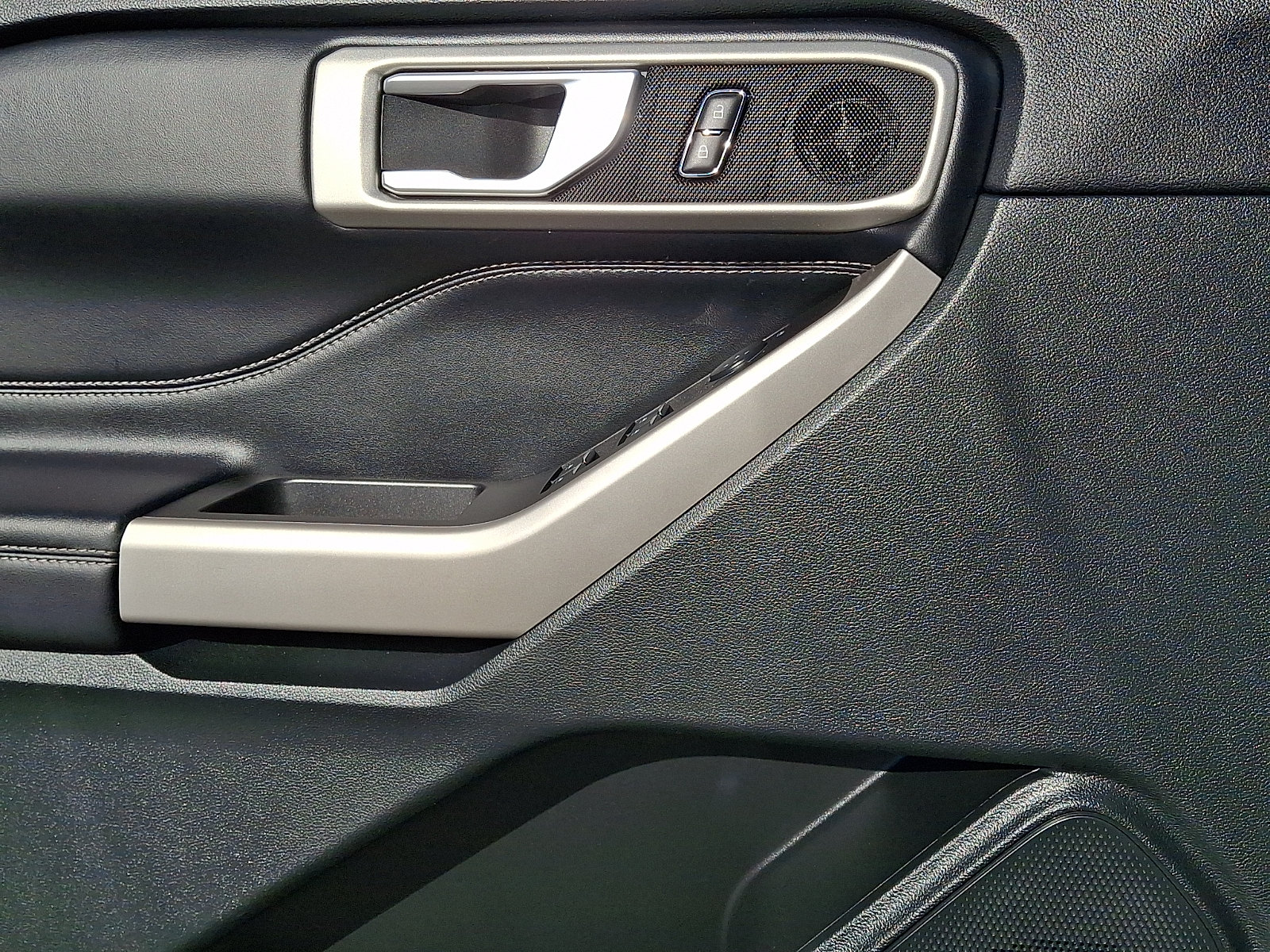 Certified 2023 Ford Explorer XLT AWD/4WD image 16