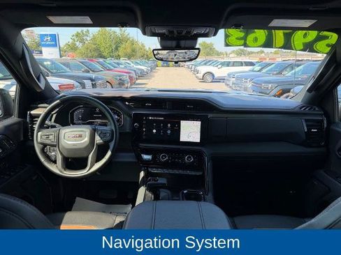 Used 2025 GMC Sierra 1500 AT4 w/ Technology Package AWD/4WD image 5