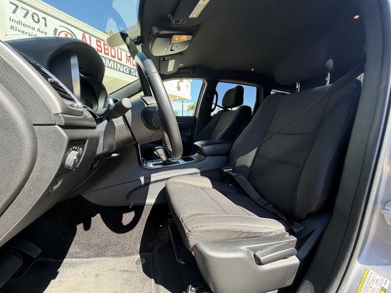 Used 2018 Jeep Grand Cherokee Laredo RWD image 9