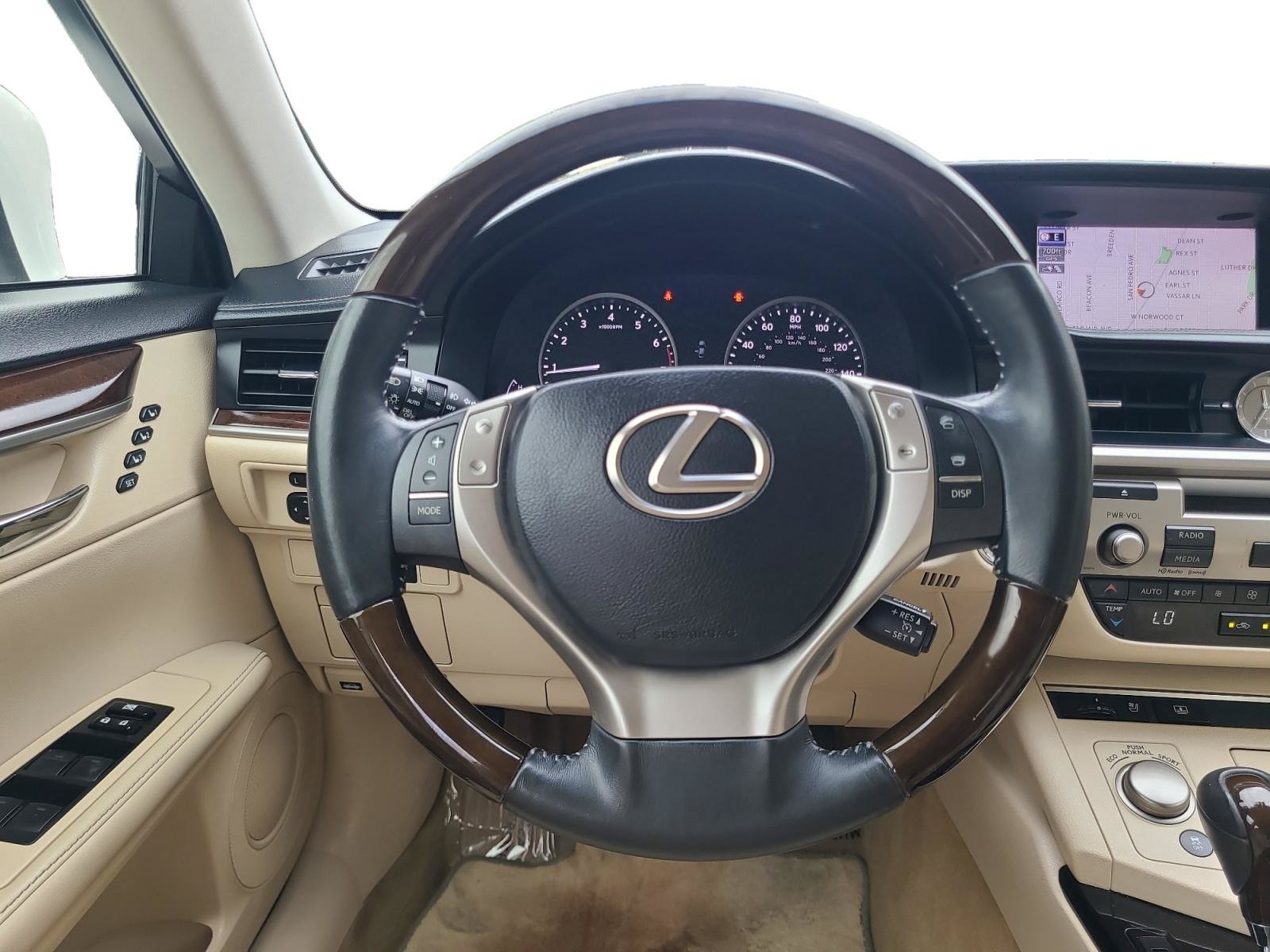 Used 2013 Lexus ES 350 w/ Luxury Pkg FWD image 12