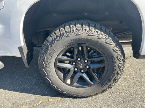 Used 2023 Chevrolet Silverado 1500 LT Trail Boss w/ LT Trail Boss Premium Package AWD/4WD image 29