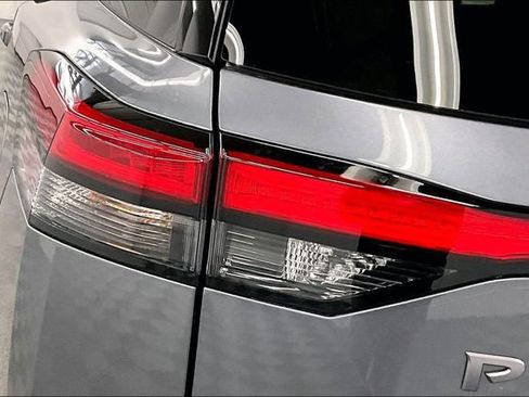 New 2026 Nissan Pathfinder Platinum image 18