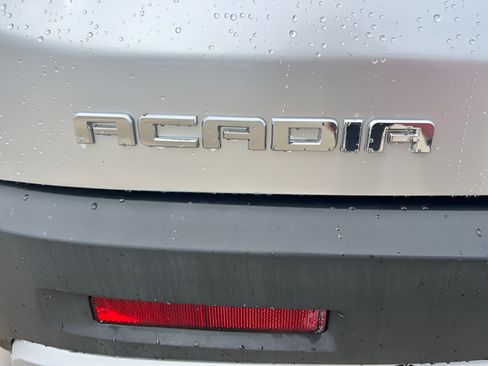 Used 2017 GMC Acadia SLE FWD image 24