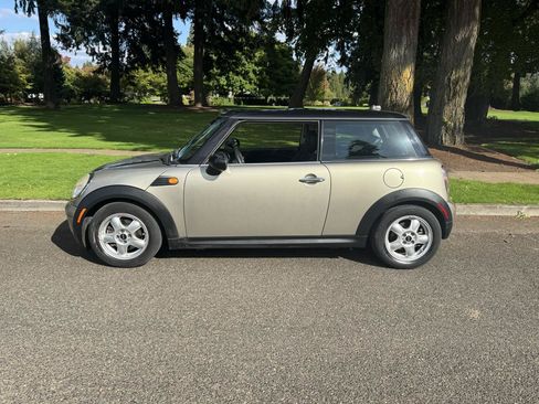 Used 2008 MINI Cooper Hardtop FWD image 2