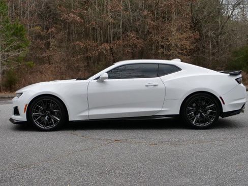 Used 2021 Chevrolet Camaro ZL1 image 49