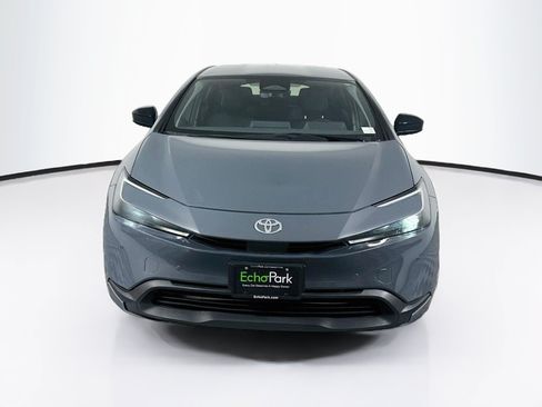 Used 2024 Toyota Prius LE FWD image 2