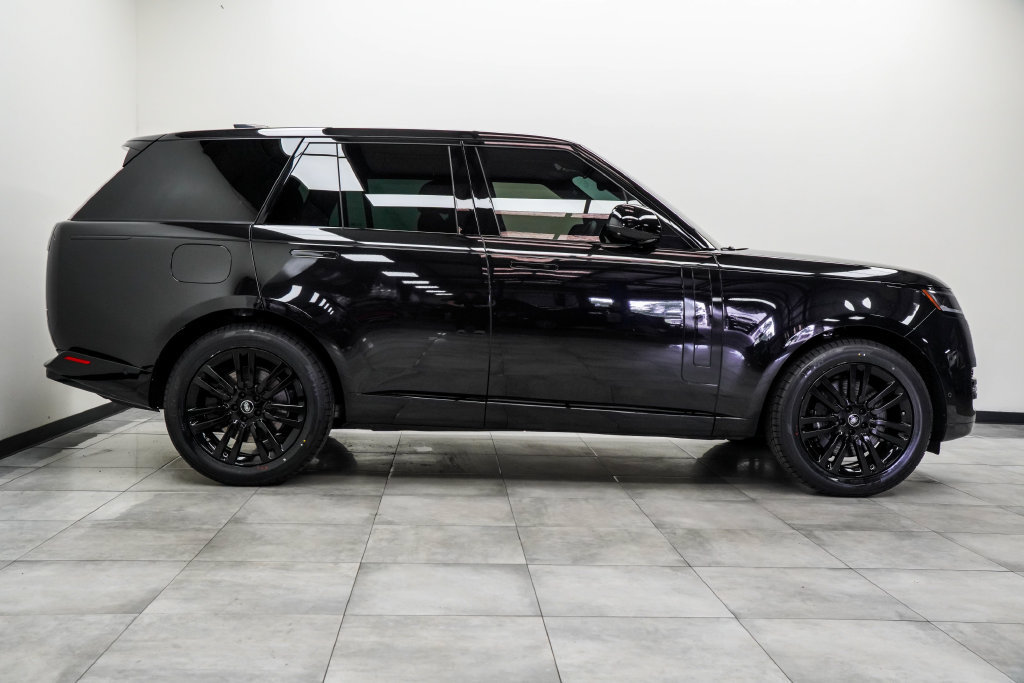 Used 2024 Land Rover Range Rover SE AWD/4WD image 7