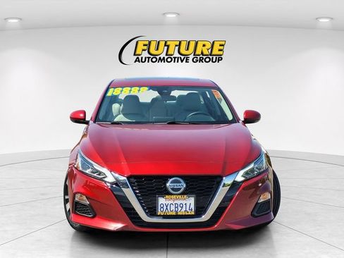 Certified 2021 Nissan Altima 2.5 SV w/ SV Premium Package FWD image 2