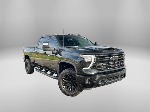 Used 2024 Chevrolet Silverado 3500 LT w/ Midnight Edition image 6