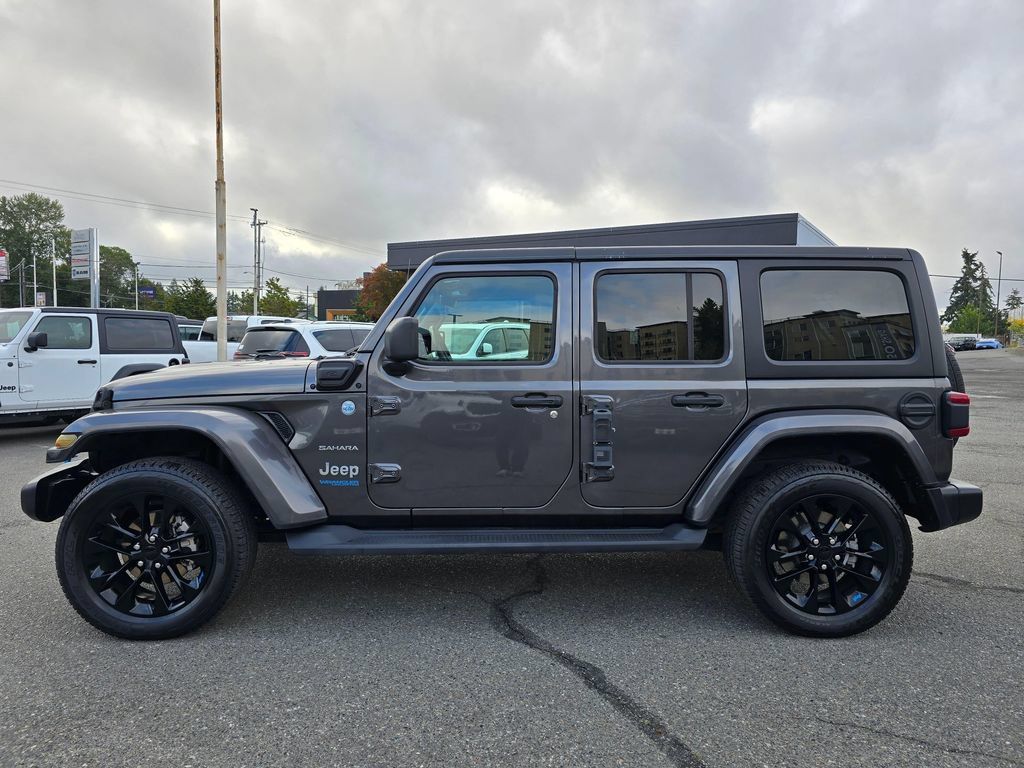 Used 2022 Jeep Wrangler Unlimited Sahara w/ Cold Weather Group AWD/4WD image 5