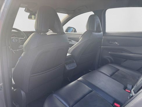 Used 2023 Nissan Ariya FWD image 26