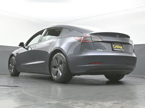 Used 2021 Tesla Model 3 Standard Range Plus image 5
