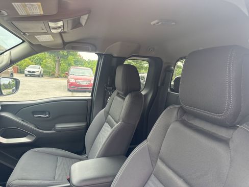 Used 2024 Nissan Frontier SV w/ SV Convenience Package AWD/4WD image 17