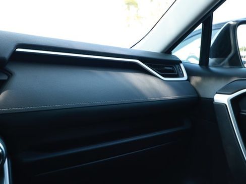 Used 2019 Toyota RAV4 XLE FWD image 26