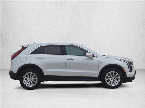 Used 2023 Cadillac XT4 Luxury FWD image 4