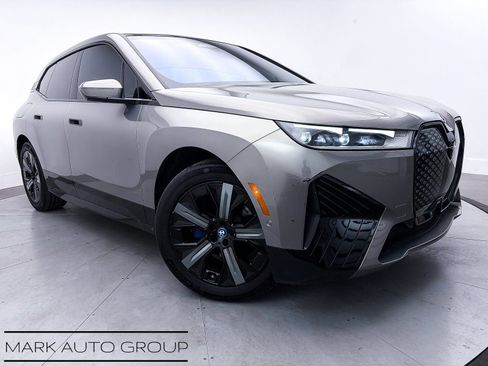 Used 2023 BMW iX xDrive50 w/ Sport Package AWD/4WD image 1