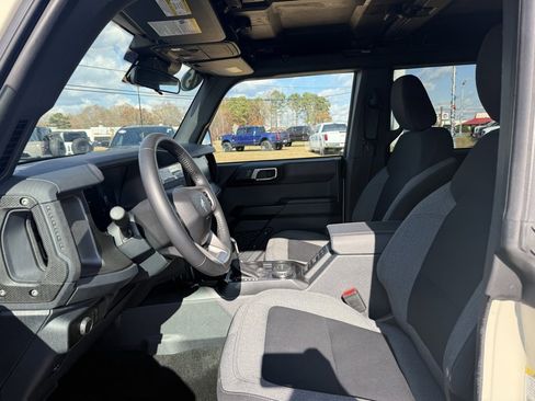 Used 2025 Ford Bronco Big Bend image 15