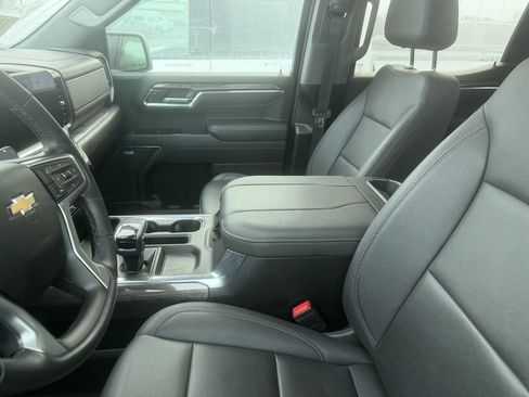 Used 2023 Chevrolet Silverado 1500 LTZ w/ LTZ Premium Package image 3