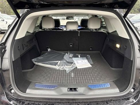 New 2026 Lincoln Nautilus Premier w/ Jet Appearance Package image 12