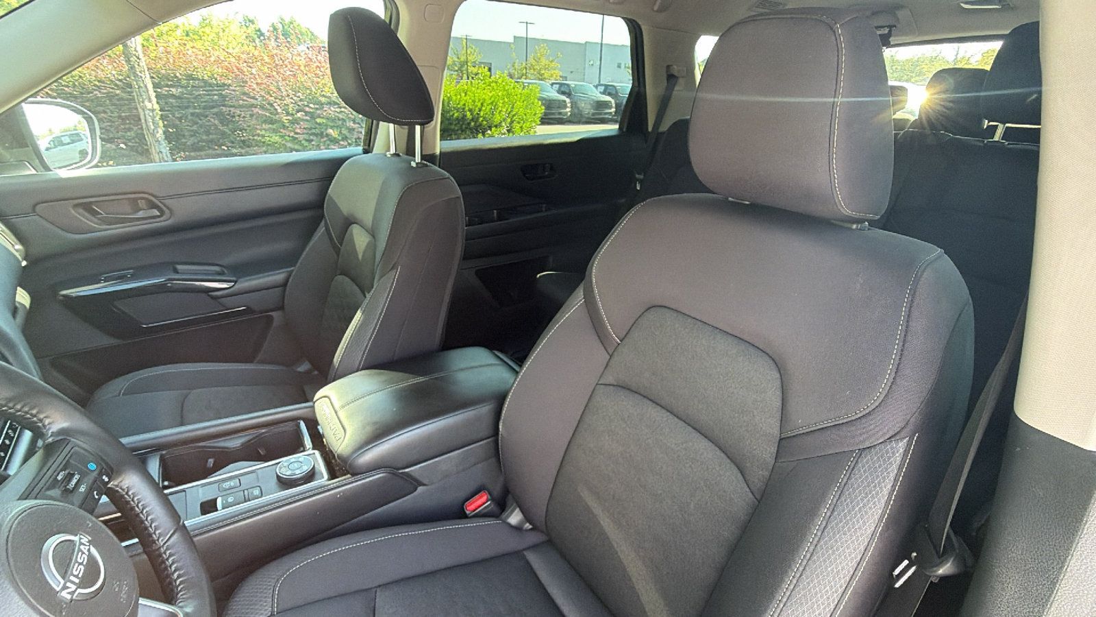 Used 2024 Nissan Pathfinder SV AWD/4WD image 17