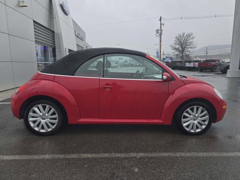 Used 2009 Volkswagen Beetle S image 2