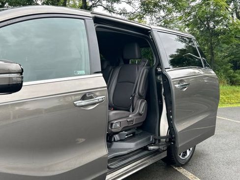 Used 2019 Honda Odyssey Elite image 16