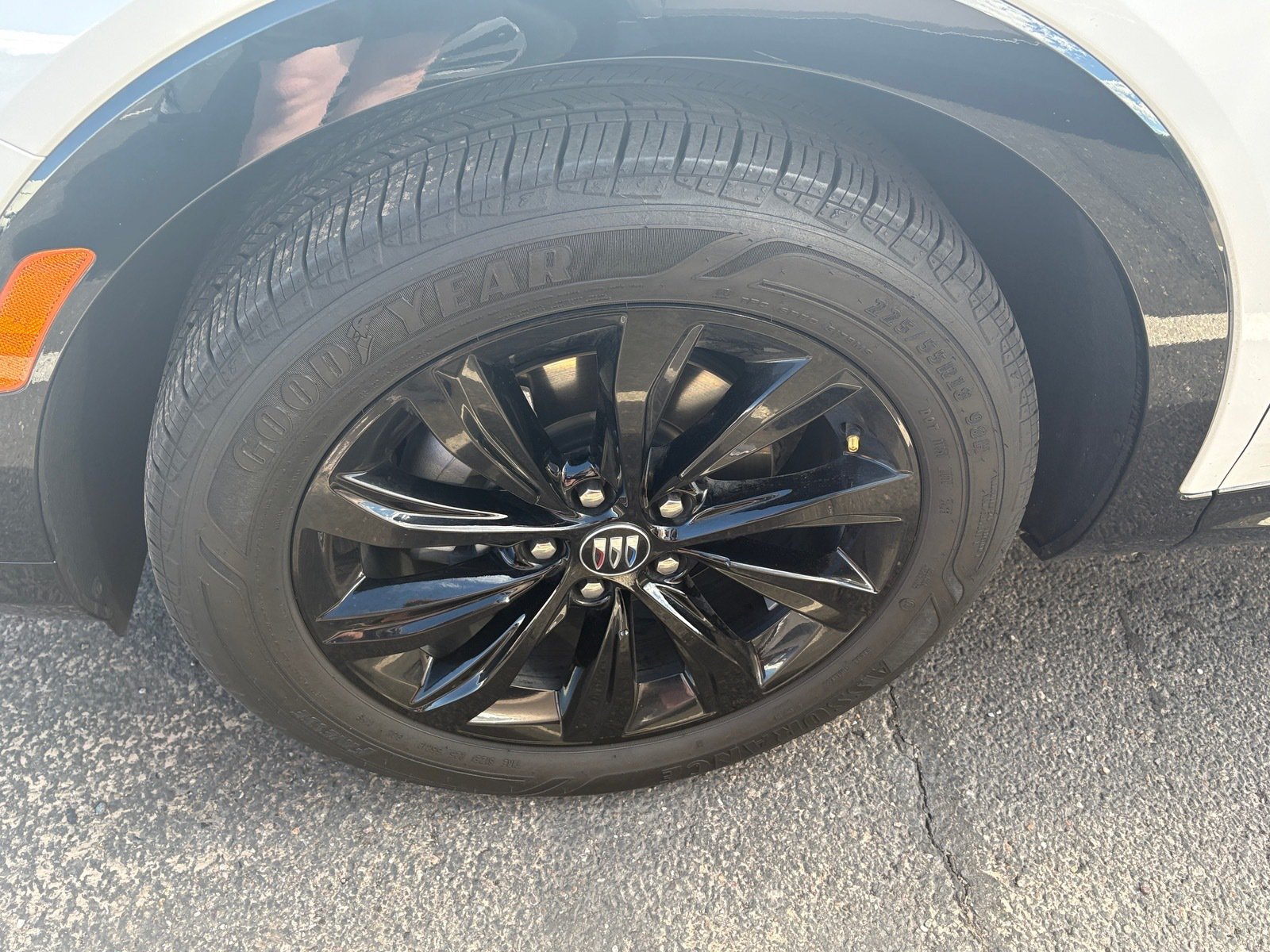 Used 2024 Buick Envista Sport Touring w/ Convenience I Package FWD image 5